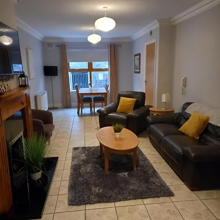 Дом отдыха Town Square Holiday Homes *