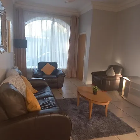 Town Square Homes 利敦瓦纳